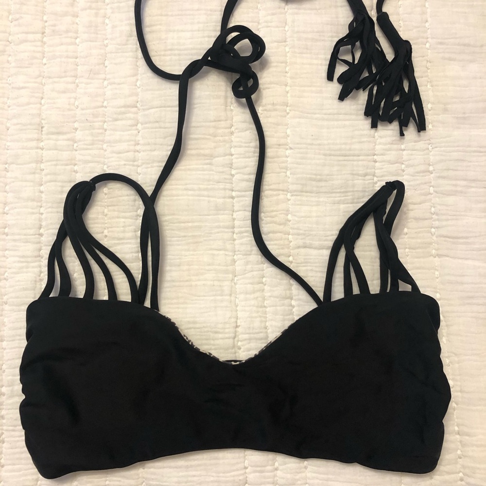 Acacia Samoa Top Black